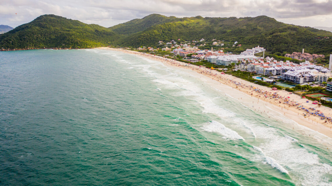 Conheça a Praia do Campeche: Um Paraíso em Florianópolis